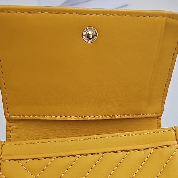 Tory Burch Yellow Quilted Wallet - Picture 4 of 5